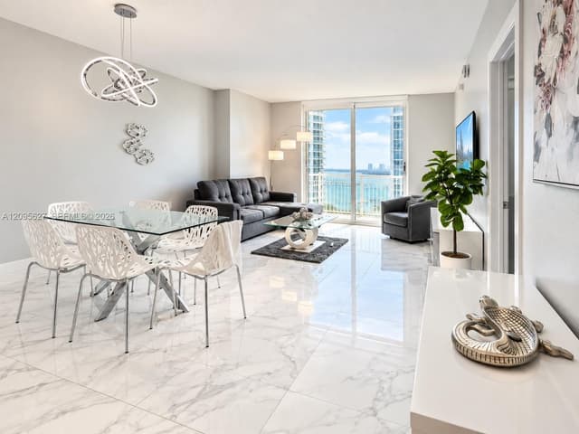 1200 Brickell Bay Dr, Miami FL 33131 - Miami, FL - Photo 2
