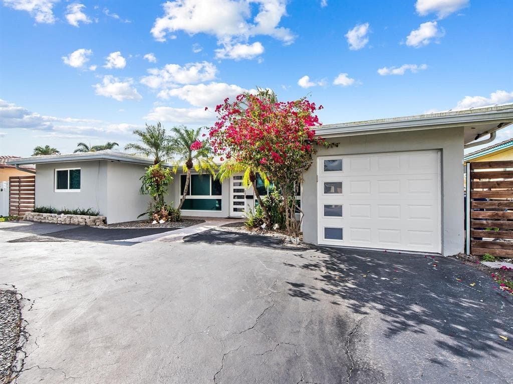 300 SE 10TH Street, Pompano Beach FL 33060 - Pompano Beach, FL - Photo 1