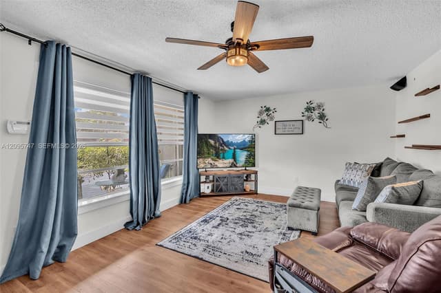 9261 NW 24th Pl, Sunrise FL 33322 - Sunrise, FL - Photo 4