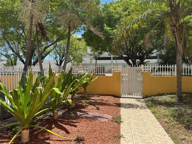 1851 NE 168th St # 7, North Miami Beach FL 33162 - North Miami Beach, FL - Photo 3