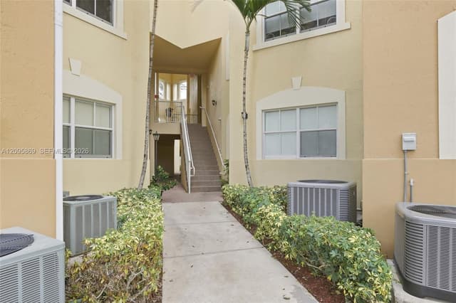 10870 NW 88th Ter # 214, Doral FL 33178 - Doral, FL - Photo 4