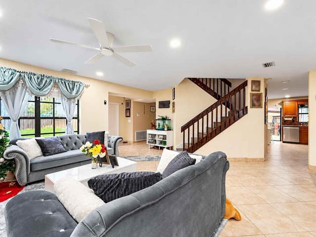 1431 SW 87TH Way, Pembroke Pines FL 33025 - Pembroke Pines, FL - Photo 3