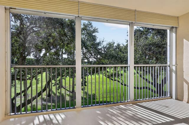 12800 SW 7th Court # 307G, Pembroke Pines FL 33027 - Pembroke Pines, FL - Photo 2