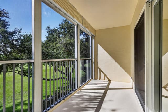 12800 SW 7th Court # 307G, Pembroke Pines FL 33027 - Pembroke Pines, FL - Photo 4