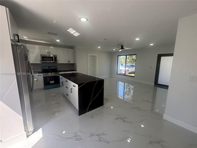 3720 SW 32nd St, West Park FL 33023 - West Park, FL - Photo 5