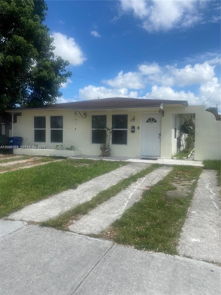 11122 SW 7th St, Sweetwater FL 33174 - Sweetwater, FL - Photo 1