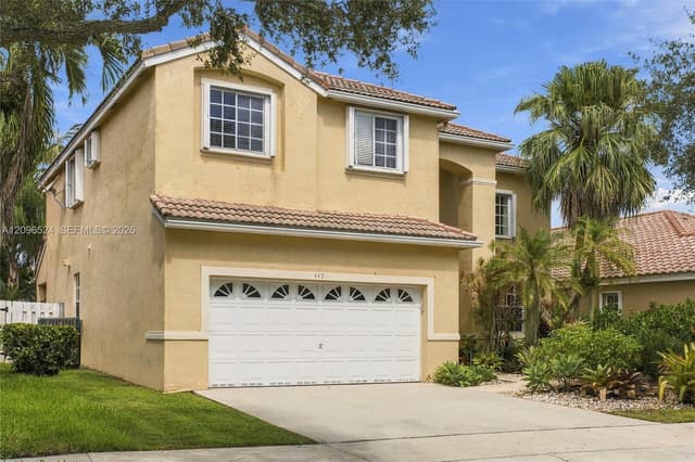 447 Cambridge Dr, Weston FL 33326 - Weston, FL - Photo 2
