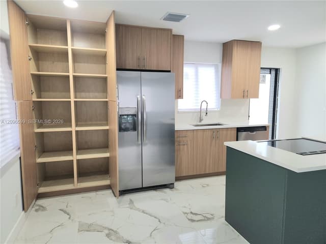 412 NW 21st Ter, Fort Lauderdale FL 33311 - Fort Lauderdale, FL - Photo 5