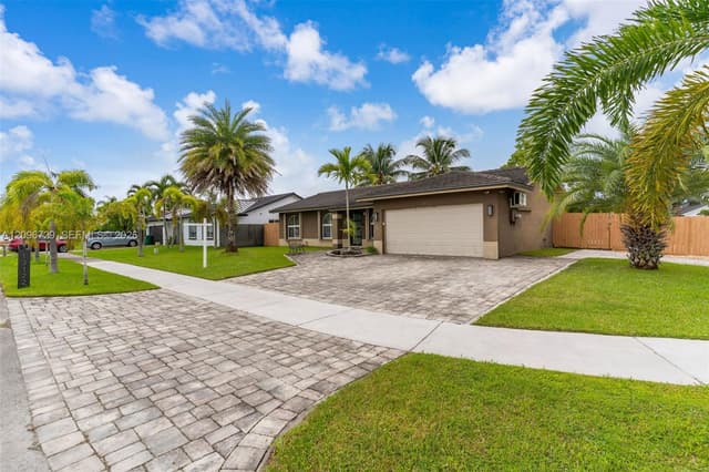 13122 SW 200th Ter, Miami FL 33177 - Miami, FL - Photo 2