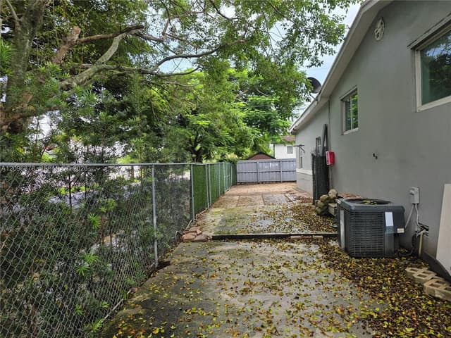7930 SW 16th St, Miami FL 33155 - Miami, FL - Photo 4