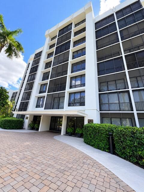 6845 Willow Wood Drive, Boca Raton FL 33434 - Boca Raton, FL - Photo 2