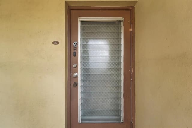 6350 NW 62ND Street # 212, Tamarac FL 33319 - Tamarac, FL - Photo 4