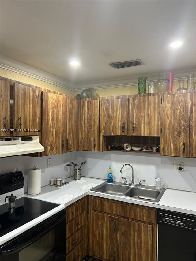 9426 SW 6th Ln, Miami FL 33174 - Miami, FL - Photo 2