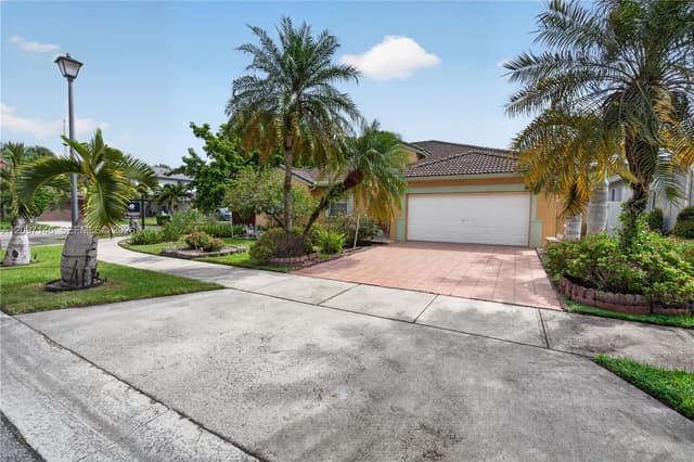 14639 SW 159th Pl, Miami FL 33196 - Miami, FL - Photo 3