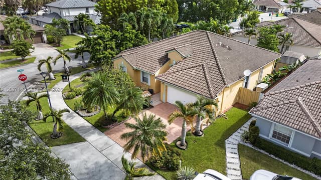 14639 SW 159th Pl, Miami FL 33196 - Miami, FL - Photo 4