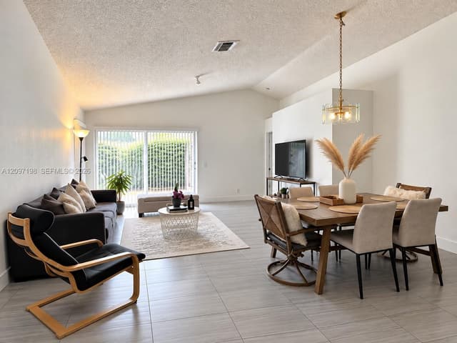 1359 Sabal Trl, Weston FL 33327 - Weston, FL - Photo 6