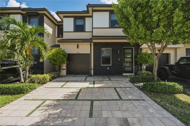 15965 NW 91st Ct # 15965, Miami Lakes FL 33018 - Miami Lakes, FL - Photo 6