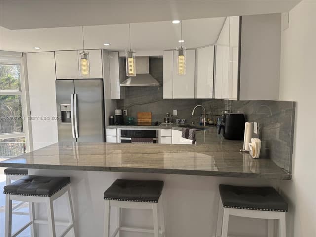 6423 Collins Ave # 401, Miami Beach FL 33141 - Miami Beach, FL - Photo 7
