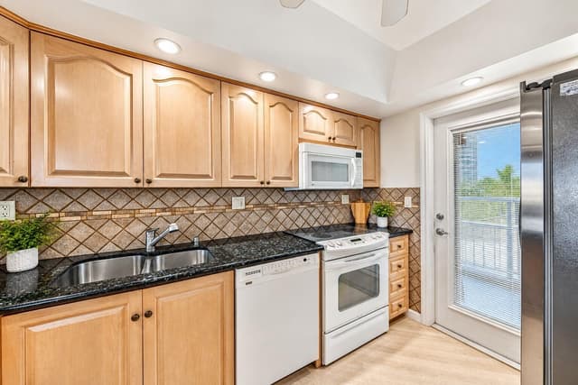 3180 NE 48TH Court # 309, Lighthouse Point FL 33064 - Lighthouse Point, FL - Photo 5