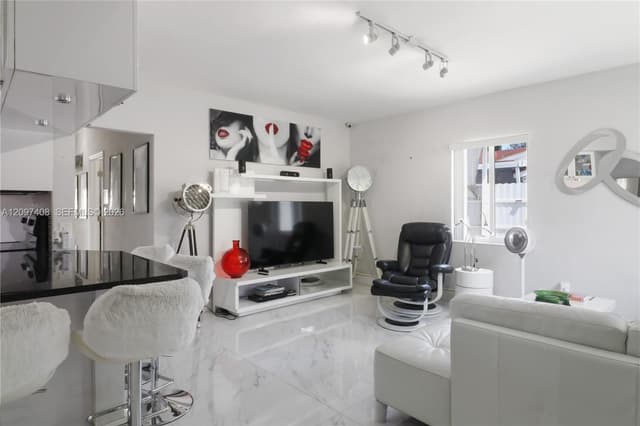 1663 NE 176th St, North Miami Beach FL 33162 - North Miami Beach, FL - Photo 4