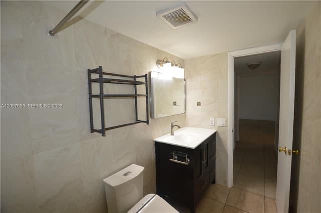 425 SE 11th Ter # 403, Dania Beach FL 33004 - Dania Beach, FL - Photo 2