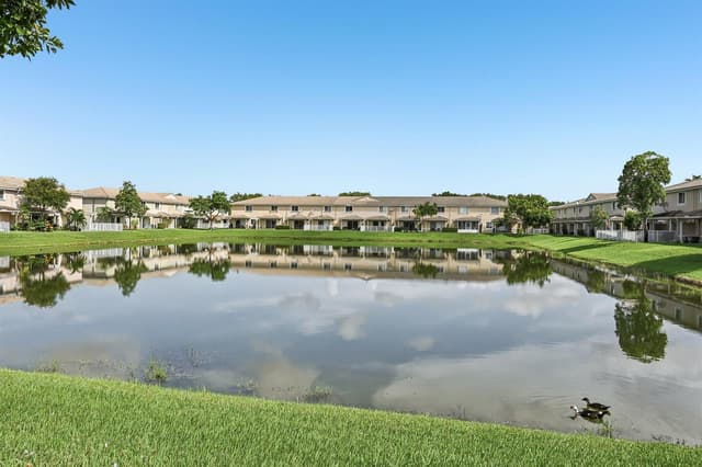 8985 LANCASTER Street, Tamarac FL 33321 - Tamarac, FL - Photo 6