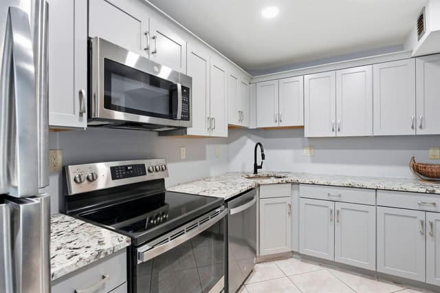 800 E CAMINO REAL # 312, Boca Raton FL 33432 - Boca Raton, FL - Photo 2