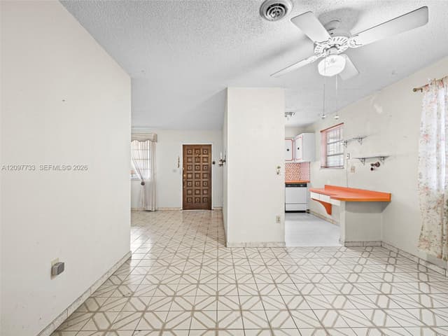743 E 29th St, Hialeah FL 33013 - Hialeah, FL - Photo 5