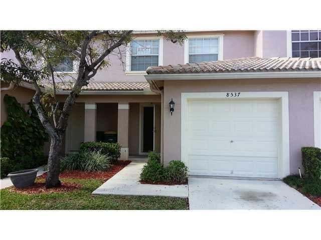 8537 W SOUTHGATE SHORES Circle E, Tamarac FL 33321 - Tamarac, FL - Photo 1