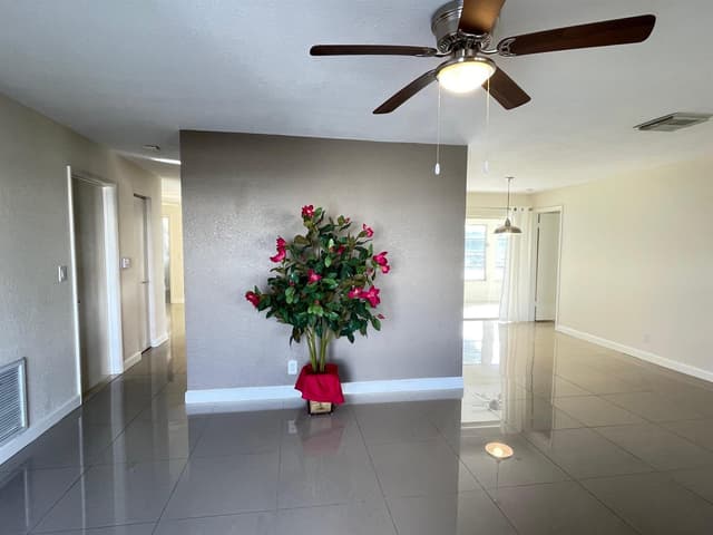 1304 SW 15TH Street, Boynton Beach FL 33426 - Boynton Beach, FL - Photo 4
