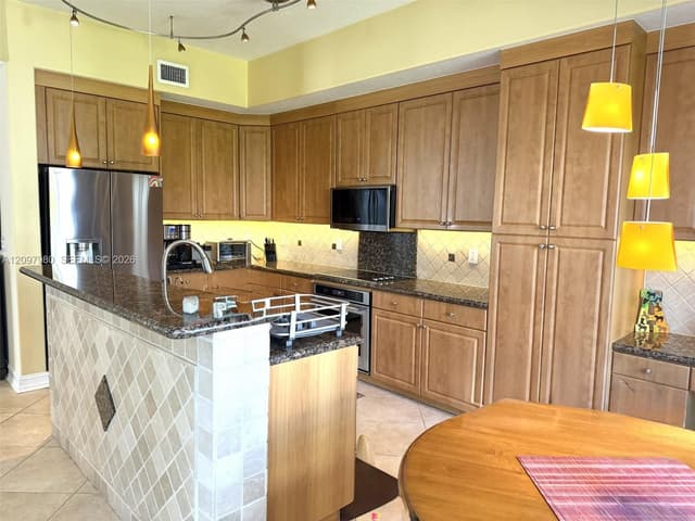 3191 NE 211th Ter, Aventura FL 33180 - Aventura, FL - Photo 5