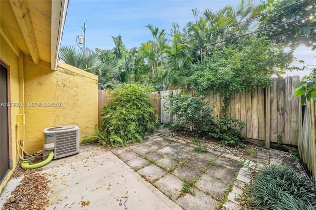 120 SE 12th Ave, Pompano Beach FL 33060 - Pompano Beach, FL - Photo 2