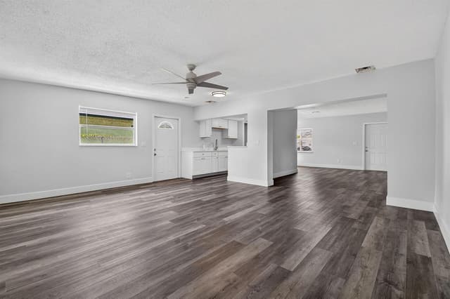 1025 W 7TH Street, Riviera Beach FL 33404 - Riviera Beach, FL - Photo 6
