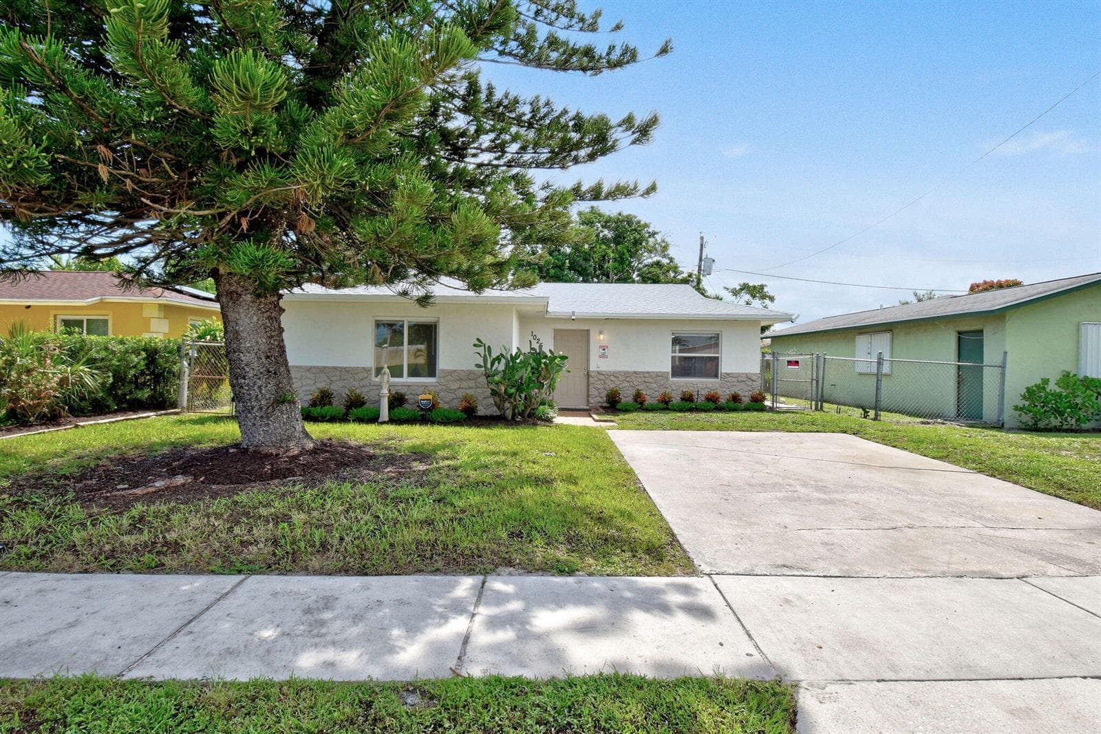 1025 W 7TH Street, Riviera Beach FL 33404 - Riviera Beach, FL - Photo 1