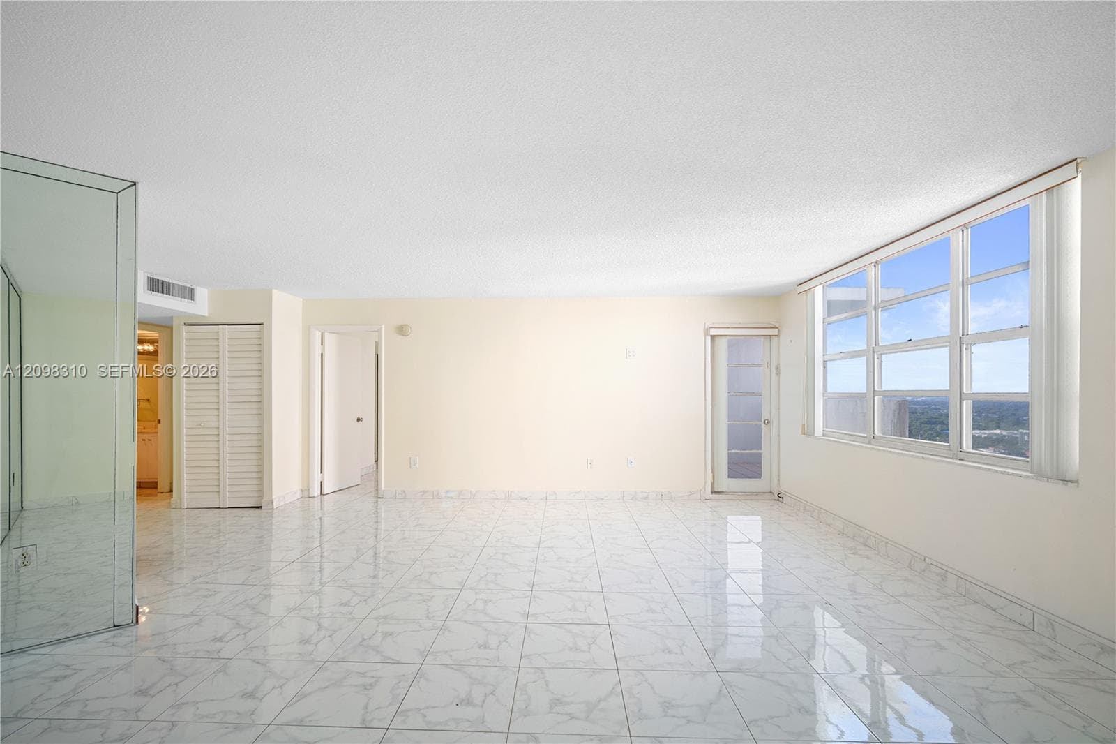 2750 NE 183rd St, Aventura FL 33160