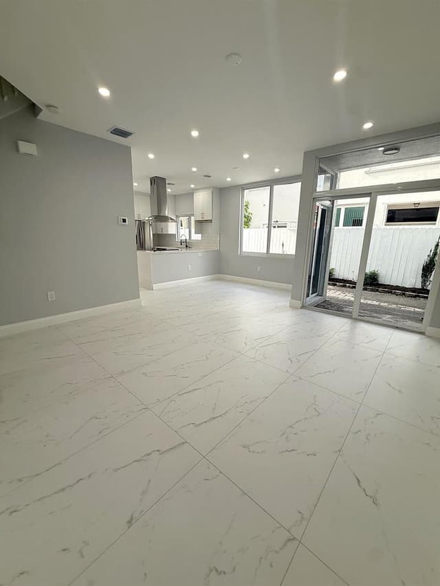 3705 VALAIS Drive, Hollywood FL 33021 - Hollywood, FL - Photo 3
