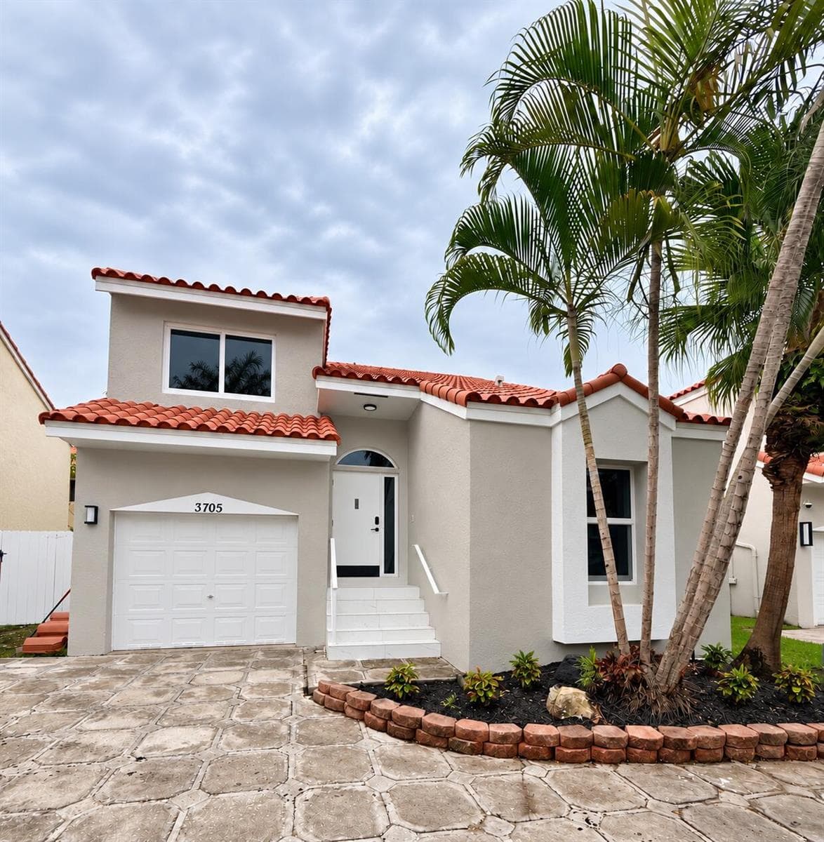 3705 VALAIS Drive, Hollywood FL 33021 - Hollywood, FL - Photo 1
