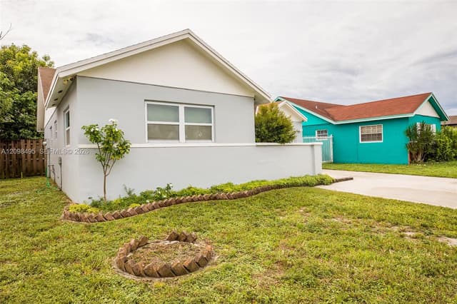 3346 NW 203rd St, Miami Gardens FL 33056 - Miami Gardens, FL - Photo 2