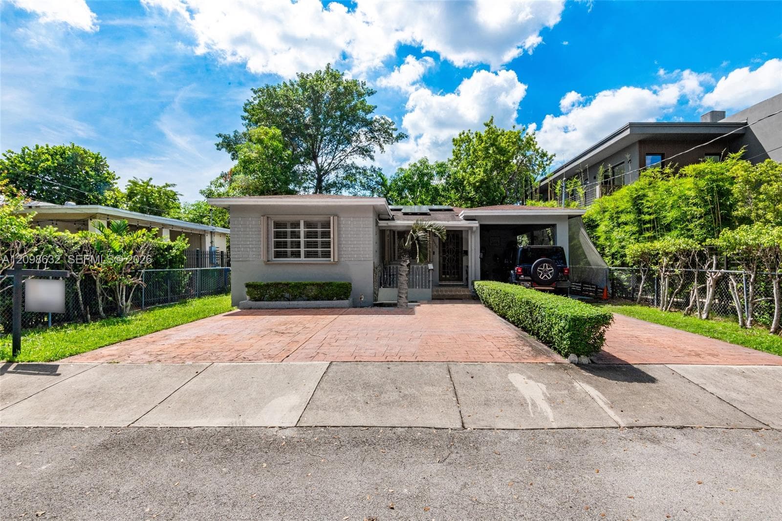 3530 Oak Ave, Miami FL 33133