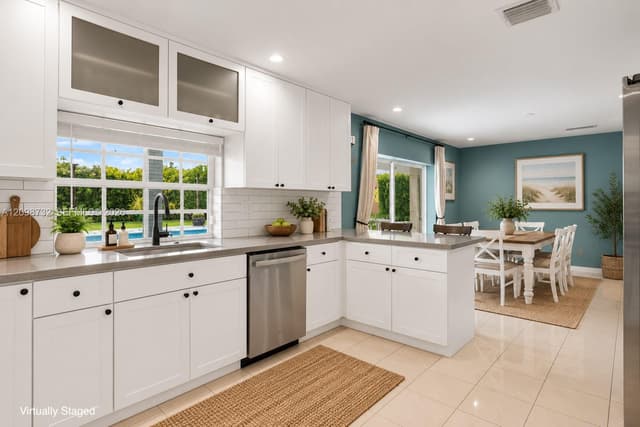 16401 SW 82nd Ave, Palmetto Bay FL 33157 - Palmetto Bay, FL - Photo 6