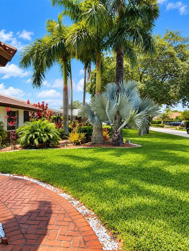 19265 E Saint Andrews Dr, Hialeah FL 33015 - Hialeah, FL - Photo 7