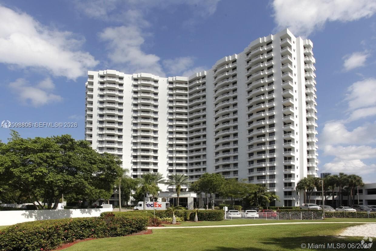 3300 NE 191st St # 1801, Aventura FL 33180 - Aventura, FL - Photo 1