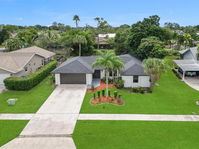 102 Valencia Street, Royal Palm Beach FL 33411 - Royal Palm Beach, FL - Photo 4