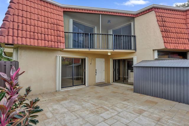 22970 OXFORD Place # A, Boca Raton FL 33433 - Boca Raton, FL - Photo 2