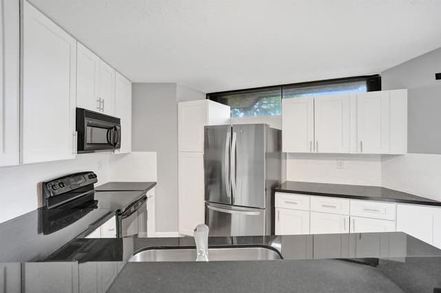 22970 OXFORD Place # A, Boca Raton FL 33433 - Boca Raton, FL - Photo 5
