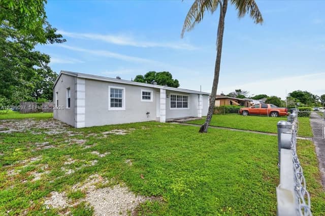 2885 NW 155th Ter, Miami Gardens FL 33054 - Miami Gardens, FL - Photo 3