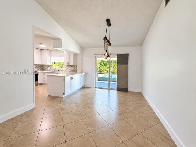 8212 SW 13th St, North Lauderdale FL 33068 - North Lauderdale, FL - Photo 3
