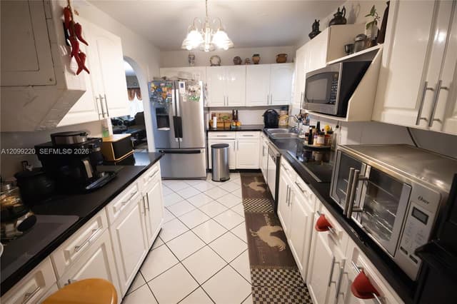 19533 SW 103 ct, Cutler Bay FL 33157 - Cutler Bay, FL - Photo 2