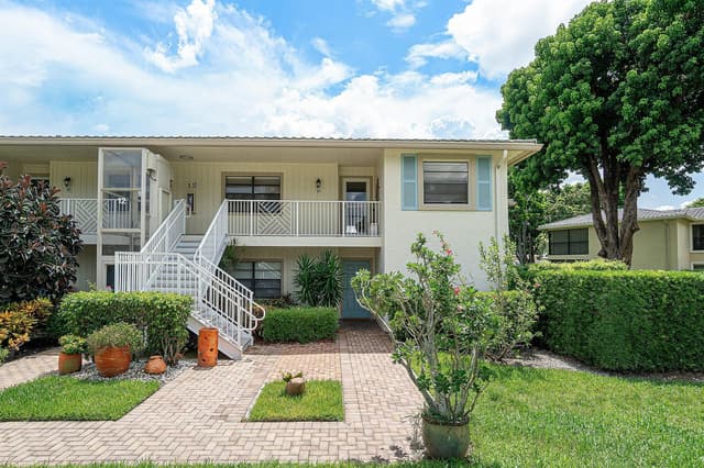 12 WESTGATE Lane # 12D, Boynton Beach FL 33436 - Boynton Beach, FL - Photo 2