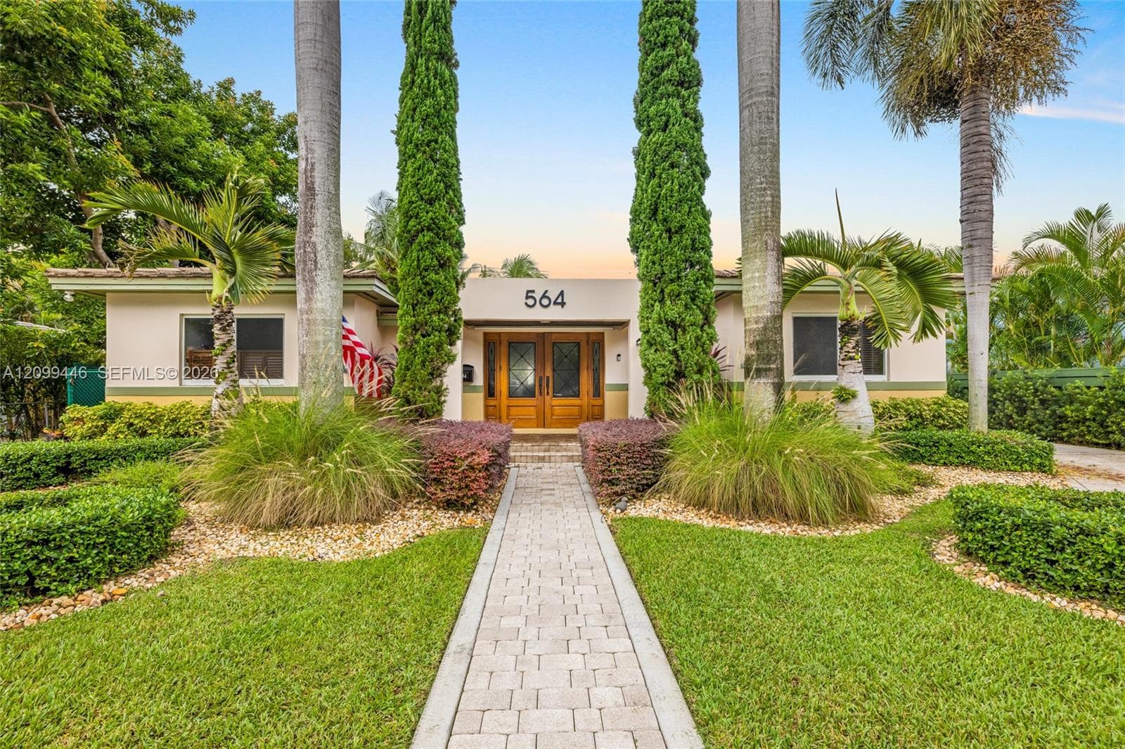 564 Palmetto Dr, Miami Springs FL 33166 - Miami Springs, FL - Photo 1